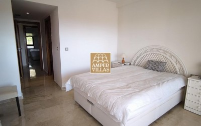 Amplio y luminoso apartamento con garaje cerrado a la venta en la Sierra de Altea.